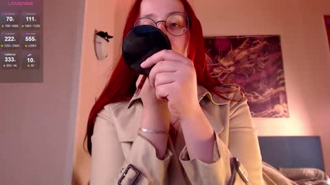 Snapshot of vanessalincum chatting on October 21, 6:28 am Vanessa follow me - I will answer you there at any time online show from October 21, 6:28 am