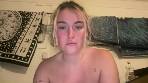 vanessaluvs2play online show from June 9, 6:13 am