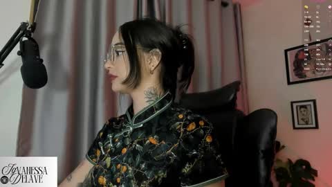 Snapshot of vanessart_ chatting on September 9, 12:21 am Vanessa online show from September 9, 12:21 am