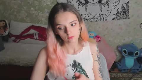 Snapshot of vanilla_arya chatting on October 9, 8:40 am Adelina online show from October 9, 8:40 am