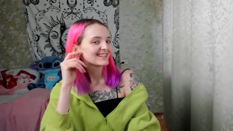 Snapshot of vanilla_arya chatting on February 27, 10:37 am Adelina online show from February 27, 10:37 am