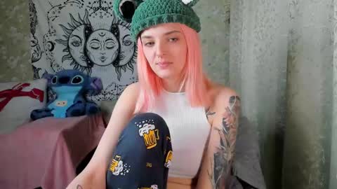 Snapshot of vanilla_arya chatting on January 27, 12:48 pm Adelina online show from January 27, 12:48 pm