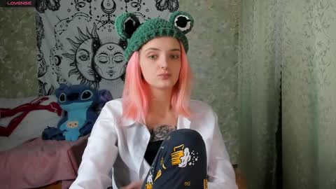 Snapshot of vanilla_arya chatting on January 16, 12:53 pm Adelina online show from January 16, 12:53 pm