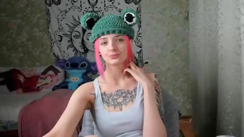 Snapshot of vanilla_arya chatting on March 4, 11:51 am Adelina online show from March 4, 11:51 am