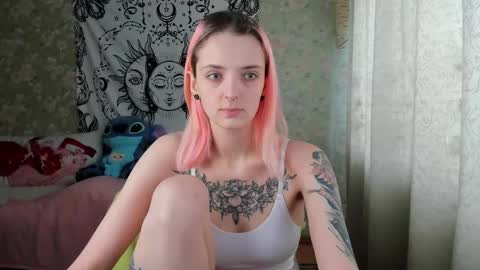 Snapshot of vanilla_arya chatting on February 10, 7:15 am Adelina online show from February 10, 7:15 am
