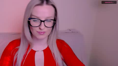 Mia online show from January 8, 8:29 am