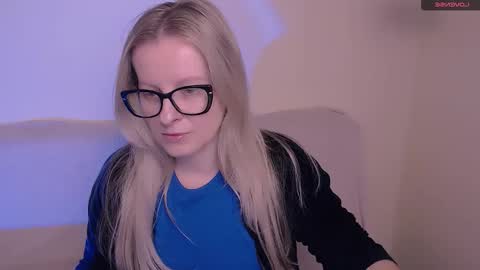 Mia online show from November 26, 12:28 pm