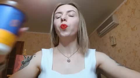 VanillaMuffin online show from November 27, 1:36 pm