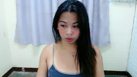 vanillanyra_ online show from February 9, 3:36 pm