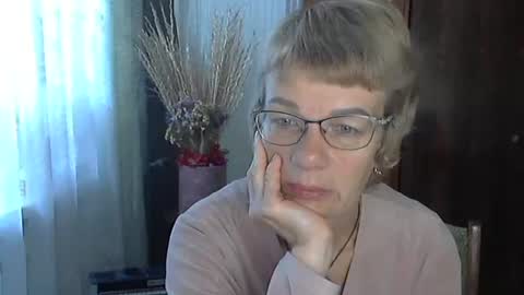 Vanillaxcreamy online show from October 24, 9:16 am