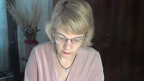 Vanillaxcreamy online show from January 24, 9:39 am