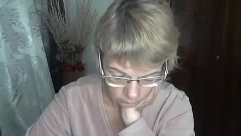 Vanillaxcreamy online show from November 19, 3:56 pm