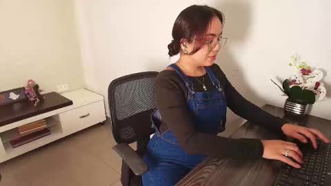 Victoria online show from October 17, 11:24 am