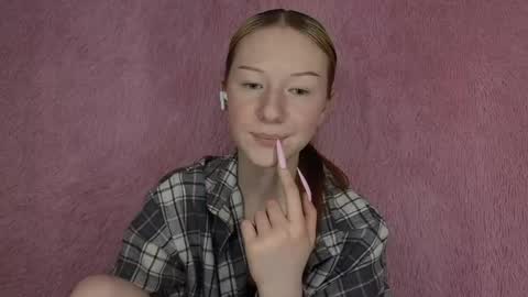 Sophie online show from May 15, 8:22 pm