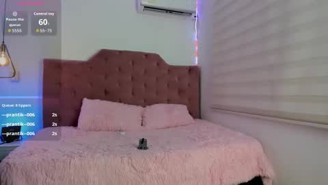 velveet_ online show from November 12, 12:36 pm