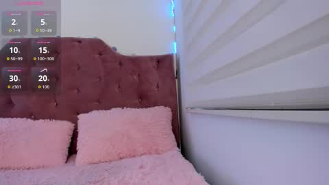 velveet_ online show from September 22, 12:03 pm