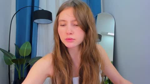 Snapshot of velvet_cherry chatting on February 9, 3:23 pm velvet_cherry online show from February 9, 3:23 pm