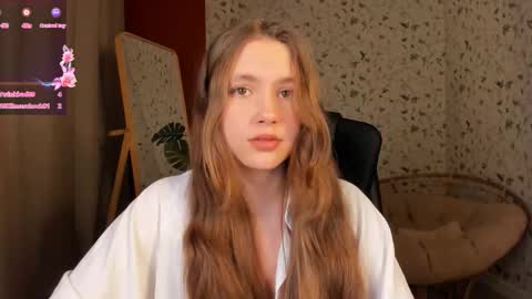 velvet_cherry online show from November 28, 4:32 pm