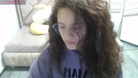 velvet_moon_v online show from January 8, 1:15 pm