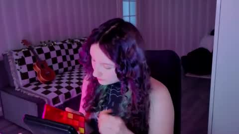 Violet online show from May 6, 10:41 am