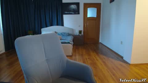 VelvetKissXO online show from November 12, 7:50 am