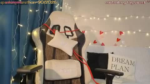 CLEOshort hair  TIna long hair  online show from April 22, 7:33 pm