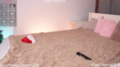 CLEOshort hair  TIna long hair  online show from December 20, 3:53 pm