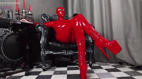 Snapshot of venenaschwarz chatting on February 18, 5:00 pm MISTRESS online show from February 18, 5:00 pm
