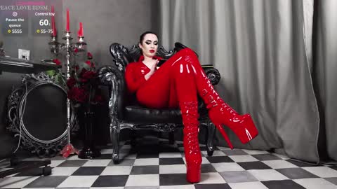 Snapshot of venenaschwarz chatting on February 27, 5:58 pm MISTRESS online show from February 27, 5:58 pm
