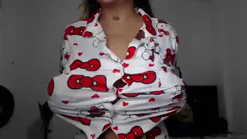venus_menoza online show from October 17, 9:51 pm