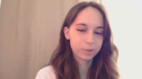 Una online show from February 18, 12:04 pm