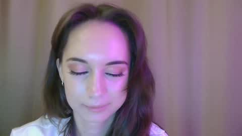 Una online show from October 25, 1:41 pm