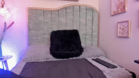 veronaburton online show from April 6, 1:34 pm