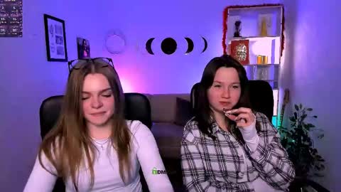 Ronni online show from April 15, 7:47 pm