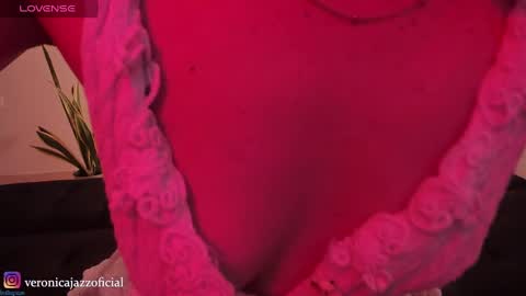 Vero 3 online show from September 18, 9:46 pm