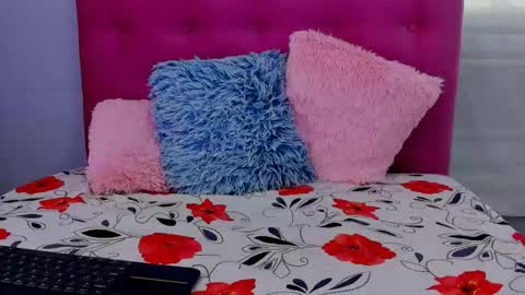Snapshot of veronica_meller chatting on October 11, 6:43 pm Veronica online show from October 11, 6:43 pm