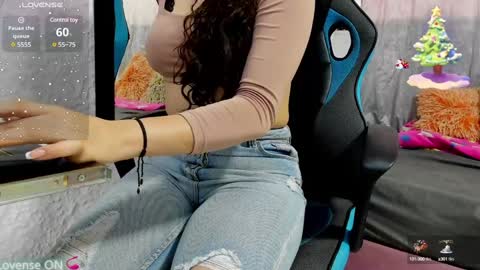 Snapshot of veronica_meller chatting on December 6, 12:16 pm Veronica online show from December 6, 12:16 pm