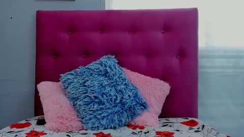 Snapshot of veronica_meller chatting on October 10, 6:35 pm Veronica online show from October 10, 6:35 pm