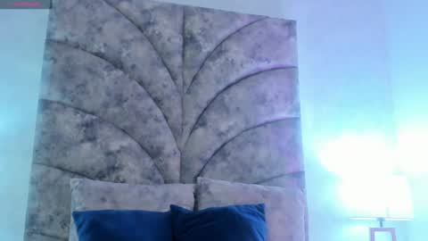 Snapshot of veronica_olson_ chatting on January 18, 3:53 am Veronica Olson online show from January 18, 3:53 am