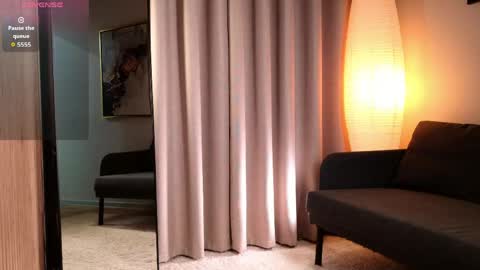  VERONICA  FOLLOW ME  online show from April 17, 11:56 am