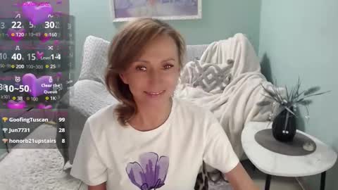 Snapshot of veronicagilbert chatting on October 5, 6:51 am Helen online show from October 5, 6:51 am