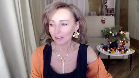 Snapshot of veronicagilbert chatting on December 26, 4:43 am Helen online show from December 26, 4:43 am