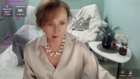 Snapshot of veronicagilbert chatting on September 12, 6:25 am Helen online show from September 12, 6:25 am