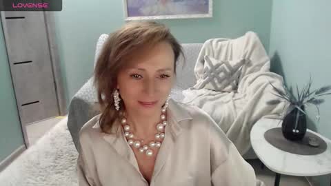 Snapshot of veronicagilbert chatting on October 11, 6:51 am Helen online show from October 11, 6:51 am