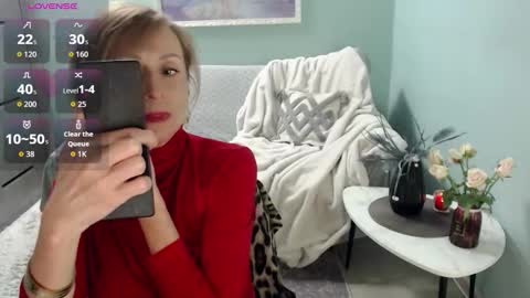 Snapshot of veronicagilbert chatting on September 9, 5:40 am Helen online show from September 9, 5:40 am