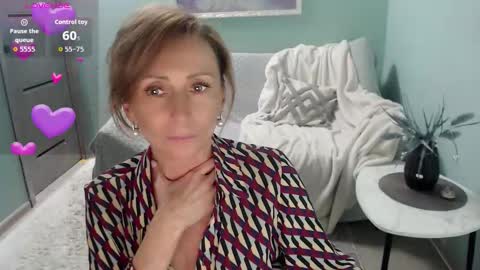 Snapshot of veronicagilbert chatting on October 14, 7:22 am Helen online show from October 14, 7:22 am