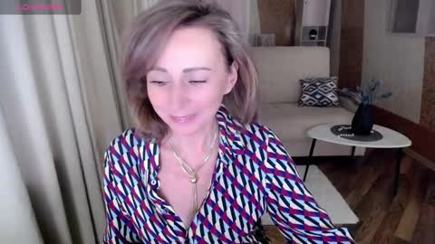 Snapshot of veronicagilbert chatting on January 23, 5:02 am Helen online show from January 23, 5:02 am