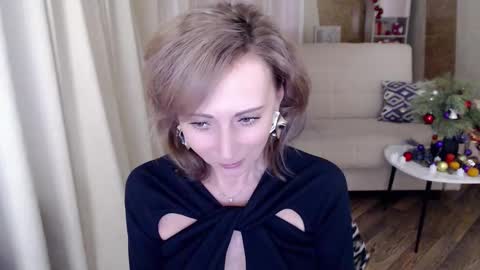 Snapshot of veronicagilbert chatting on January 13, 5:33 am Helen online show from January 13, 5:33 am
