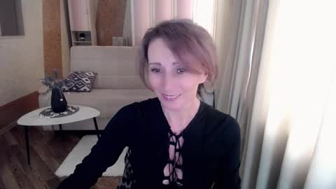 Snapshot of veronicagilbert chatting on February 17, 5:25 am Helen online show from February 17, 5:25 am