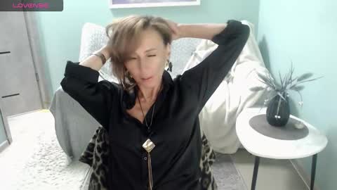 Snapshot of veronicagilbert chatting on September 30, 8:09 am Helen online show from September 30, 8:09 am